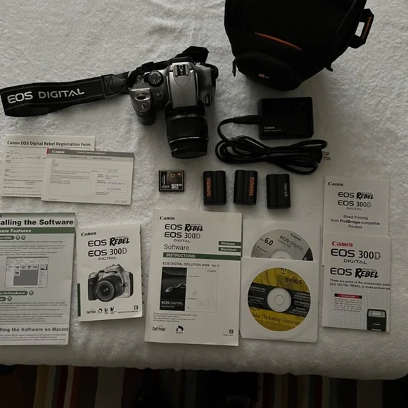 CANON EOS - Digital Rebel DS6041 DSLR Camera W/ Lens / 6.3 Megapixel - Picture 2 of 16